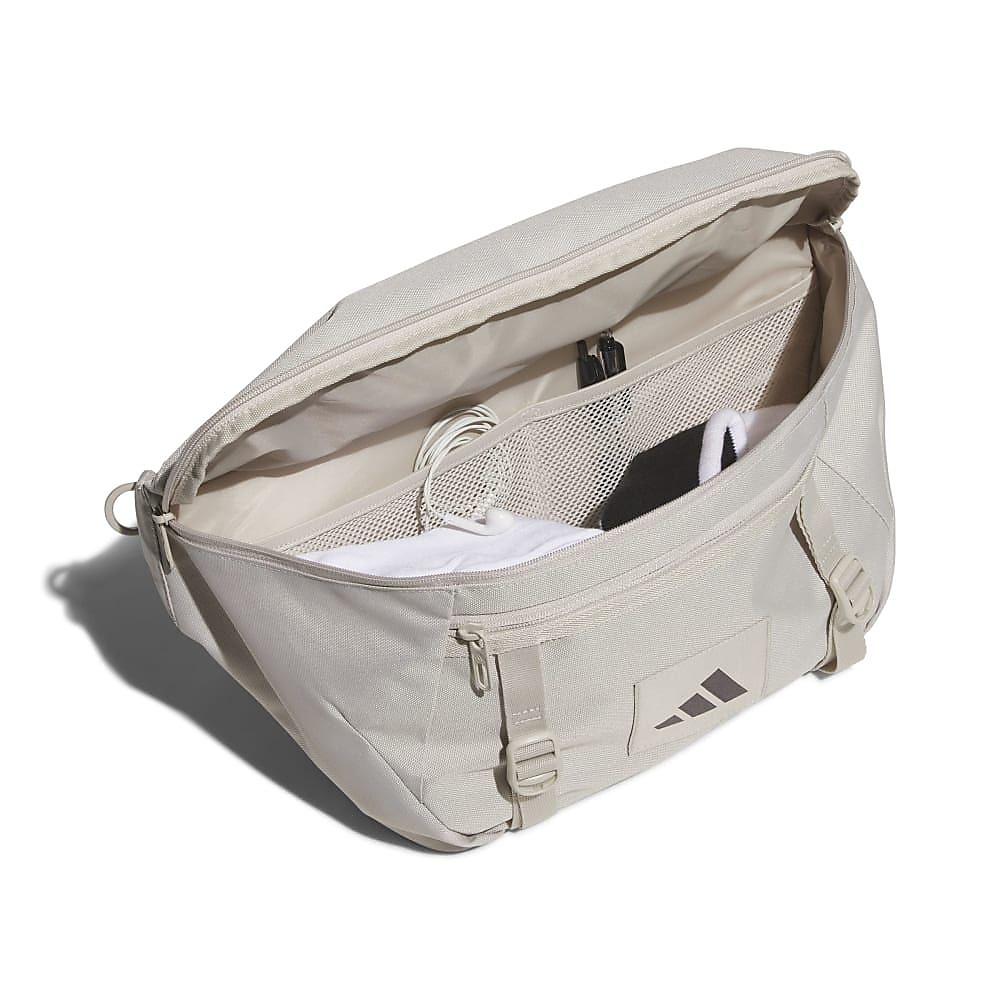 ユーティリティークロスボディーバッグ