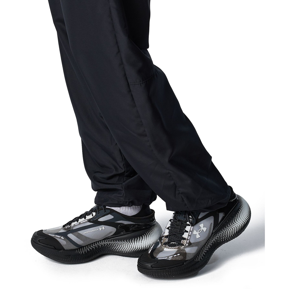 UA MESH LINER WOVEN PANTS