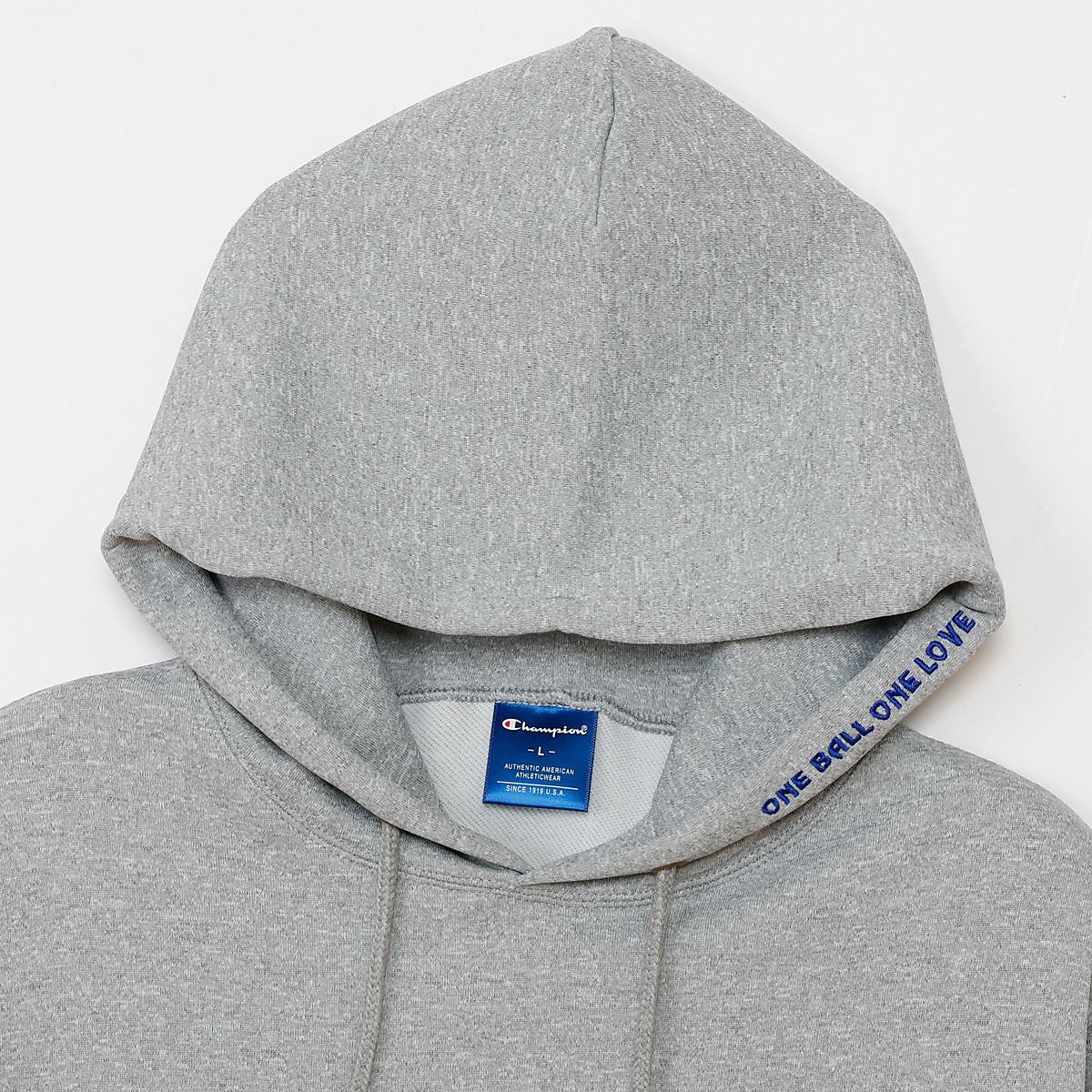 HOODED SWEATSHIRT