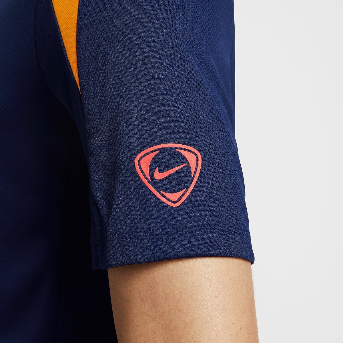 AS M NK DF STRK TOP SS T90