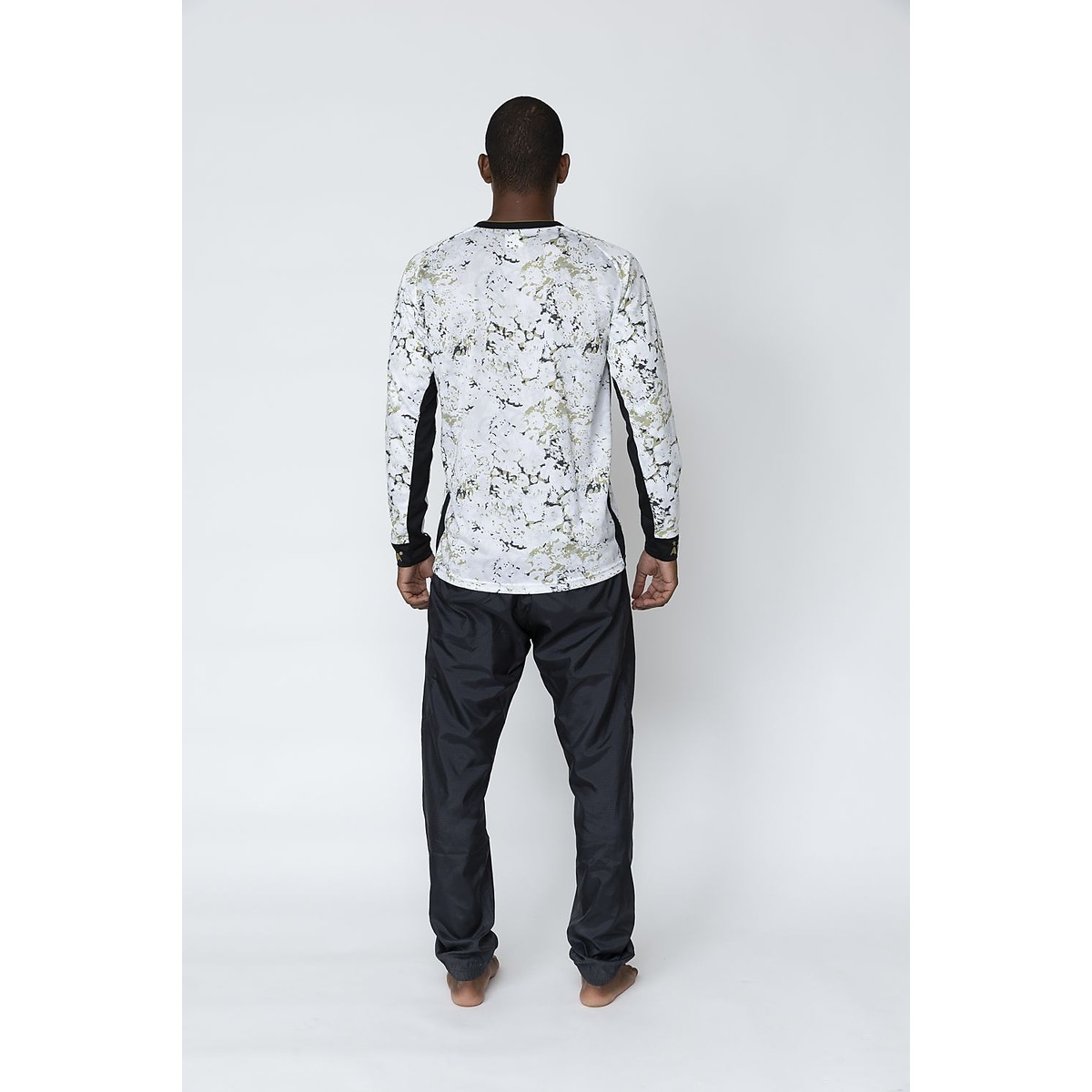 グラフィック長袖プラクティスシャツ