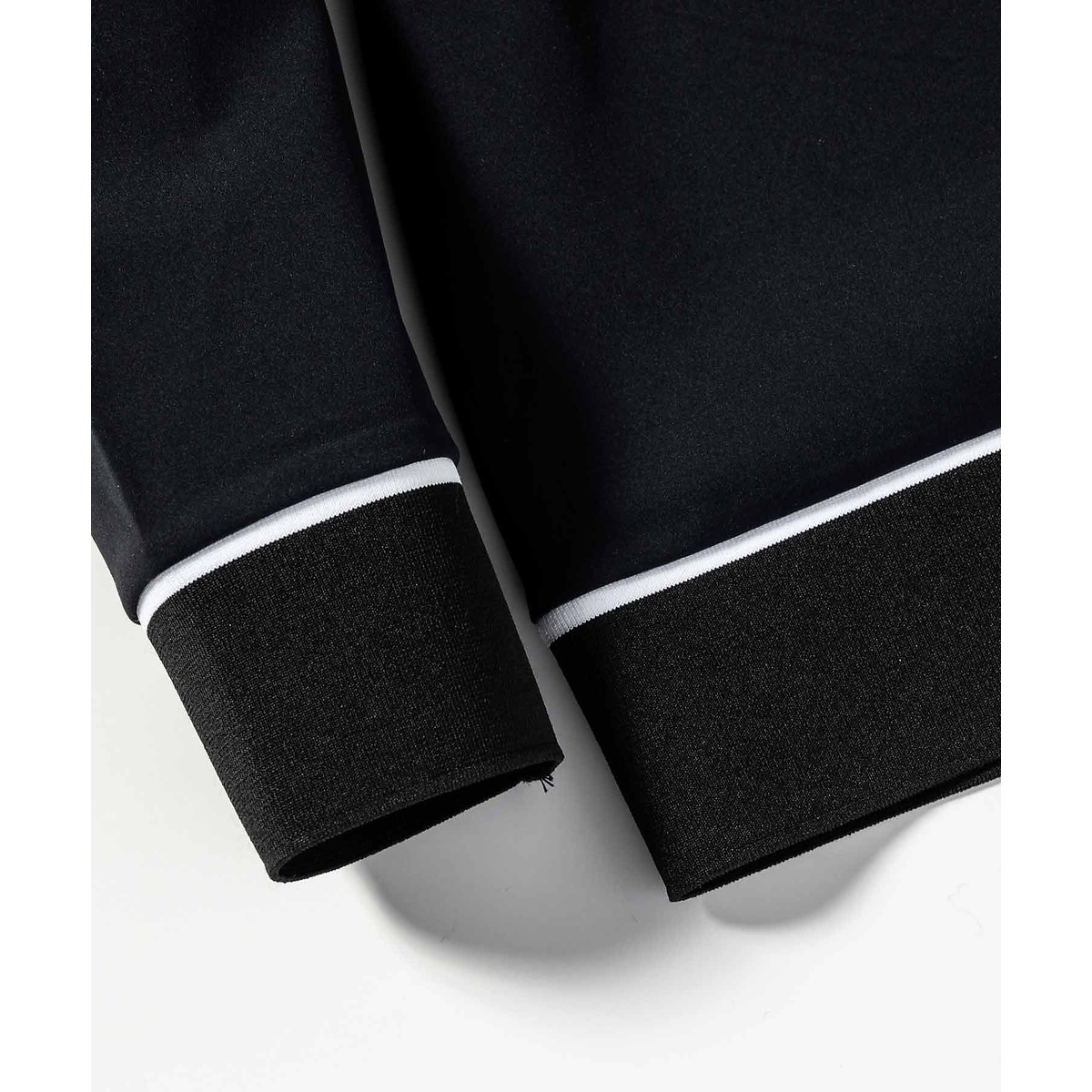 CHEST LOGO MOCK NECK LONG T-SHIRT