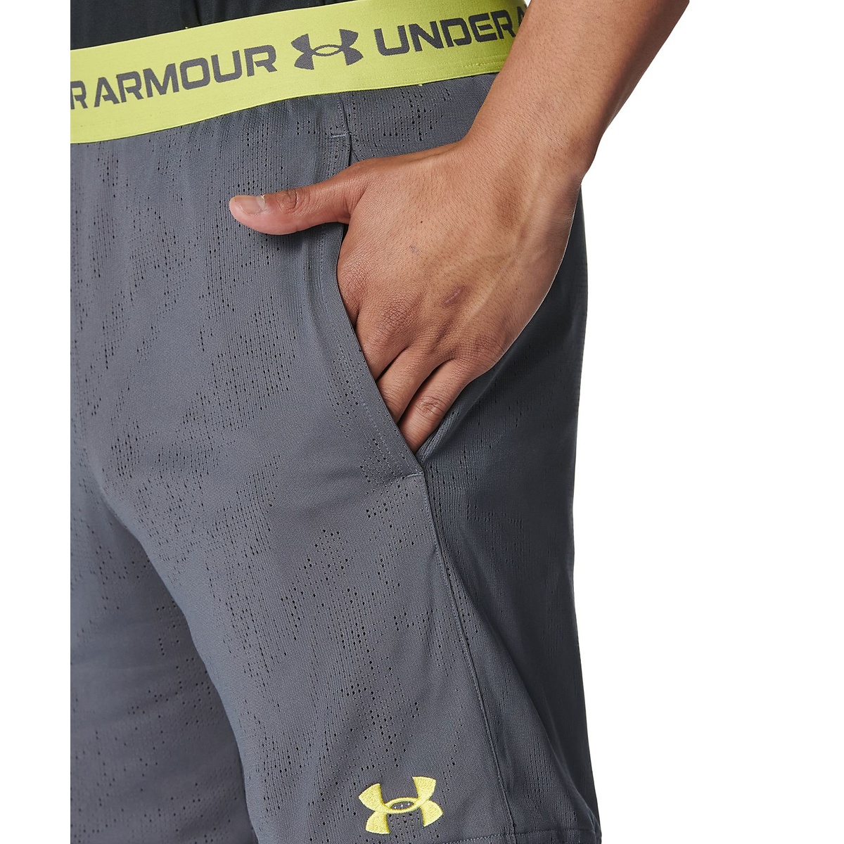 UA DREAMERS JACQUARD MESH SHORTS