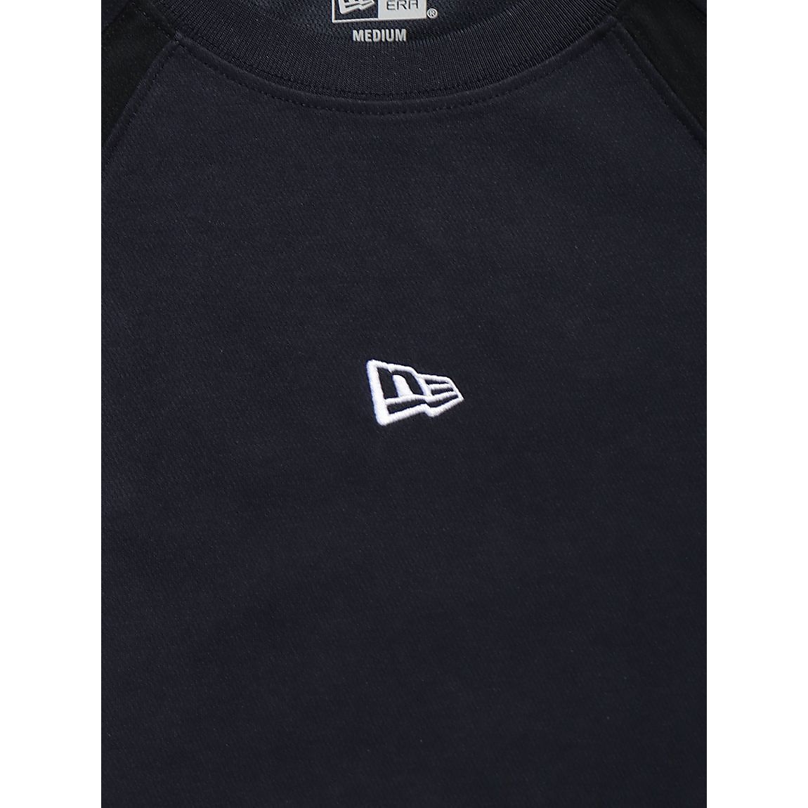 PA LS OS PF TEE VRTCL LOGO NVY BLK