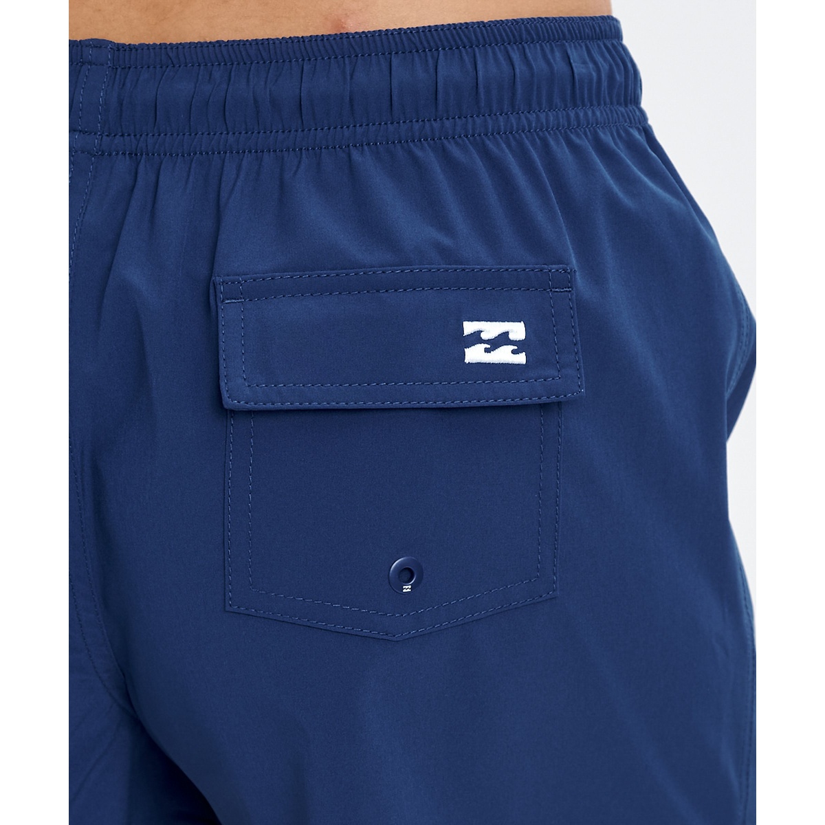SHORT BOARDSHORTS