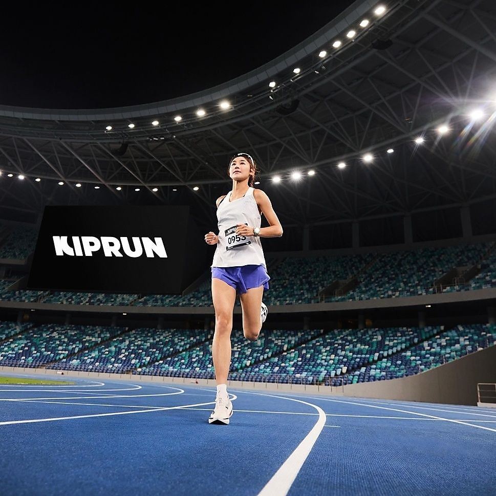 KIPRUNレディースランニングショーツRUN900 LIGHT 速乾 PPL