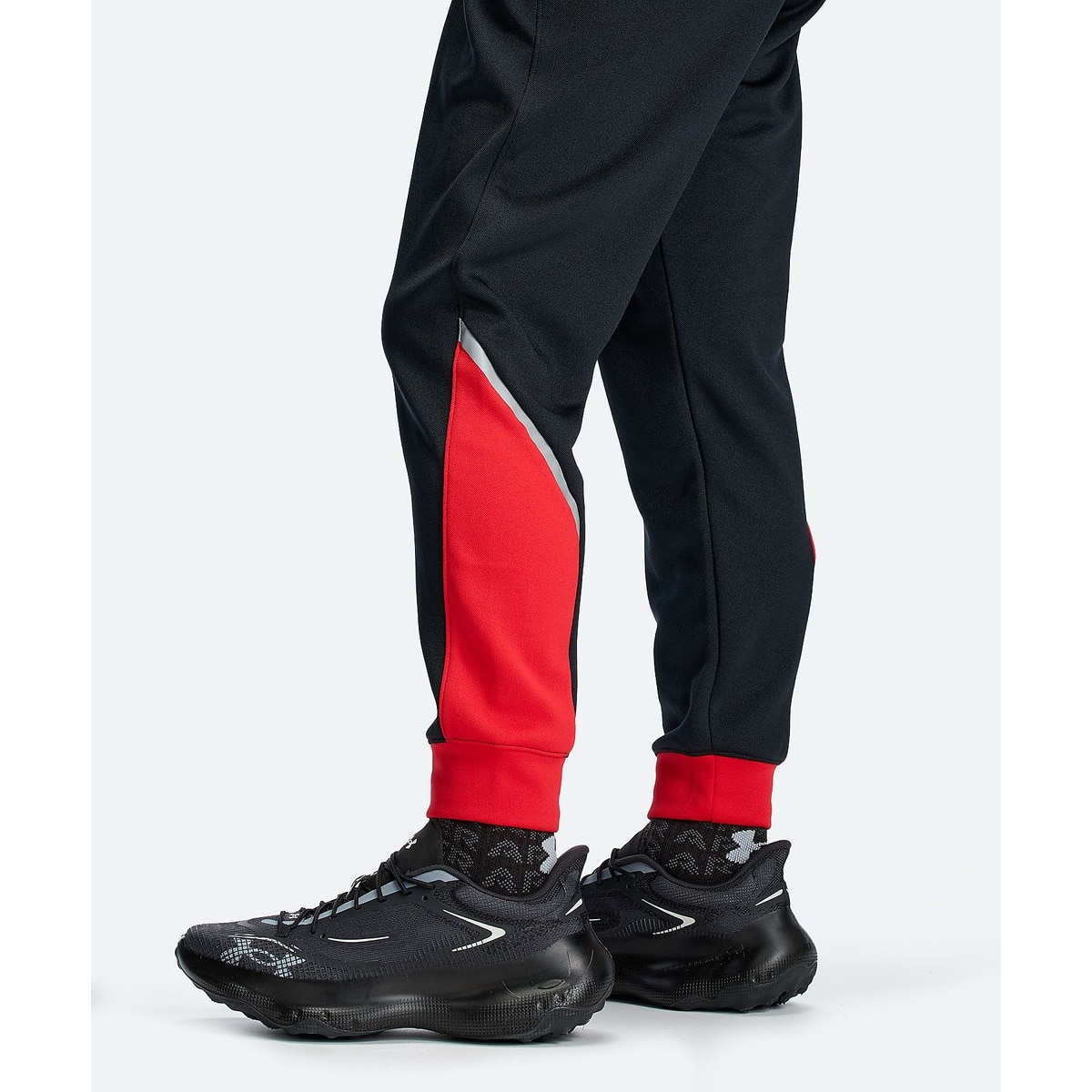 UA TRACK PANTS