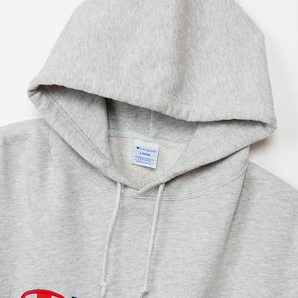 HOODED SWEATSHIRT
