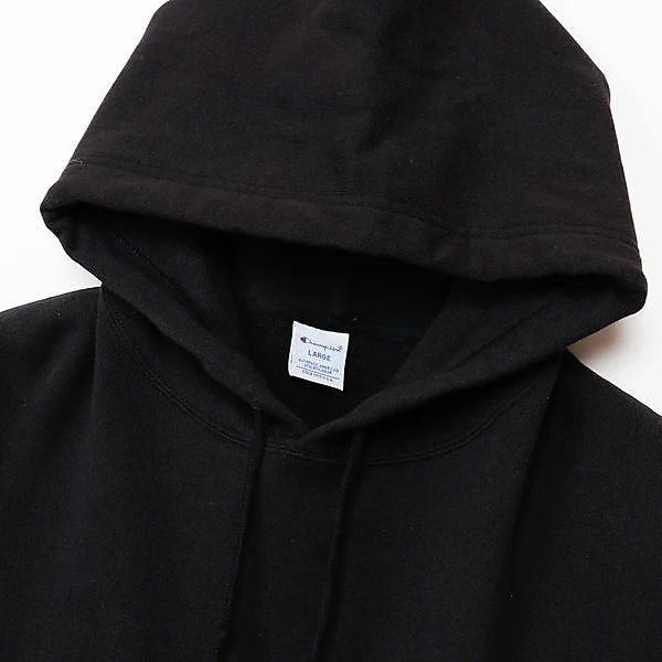 HOODED SWEATSHIRT