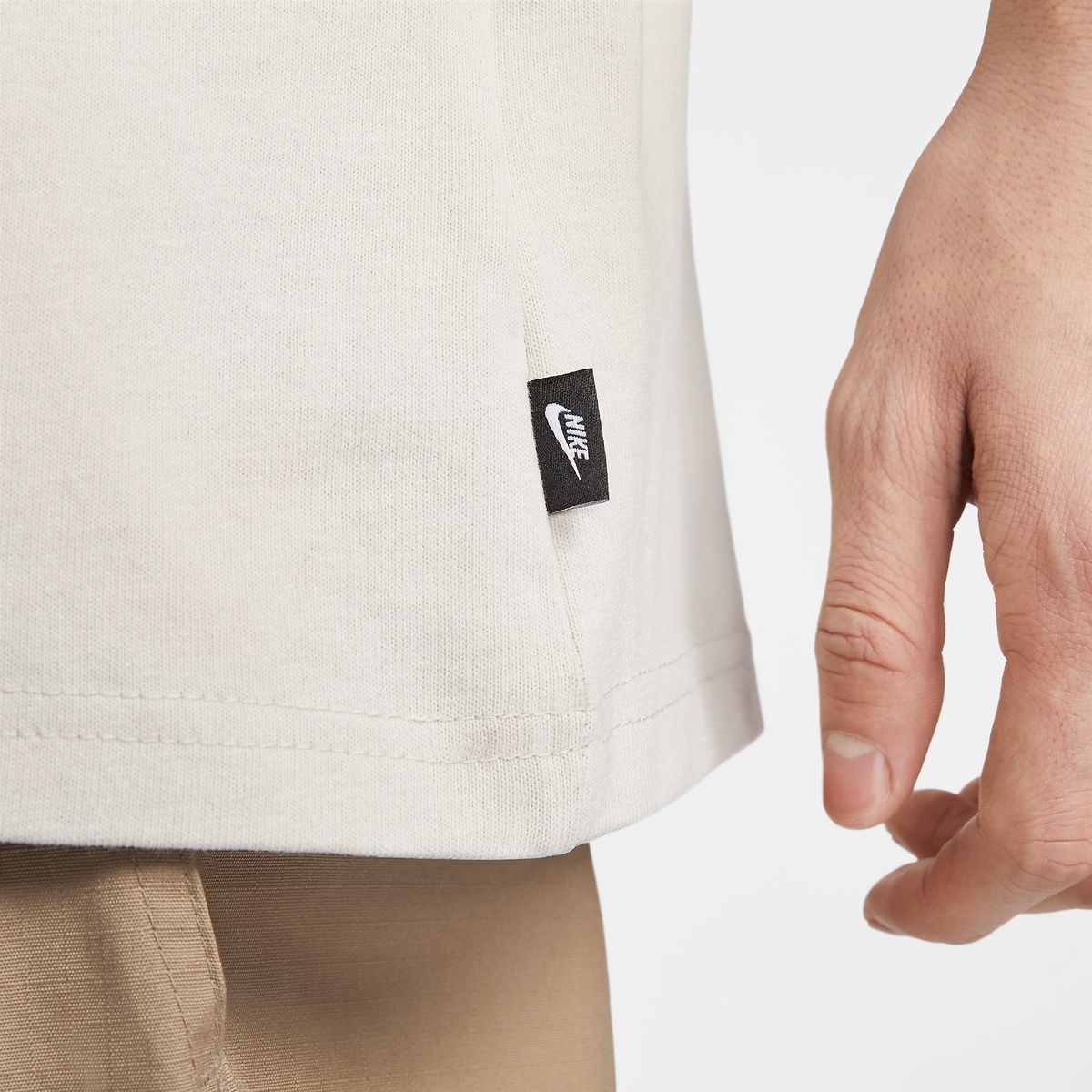 AS M NSW PREM ESSNTL SUST TEE