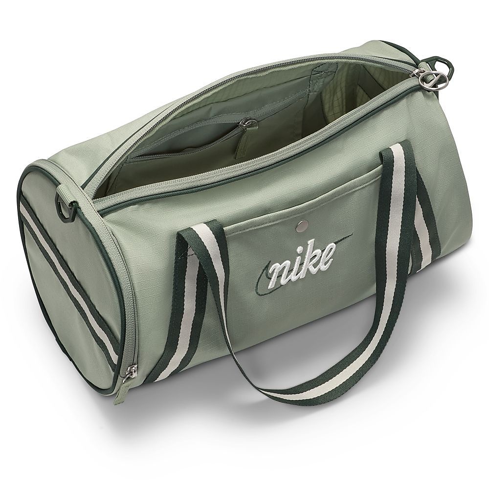 ナイキ ヘリテージ レトロ ダッフル