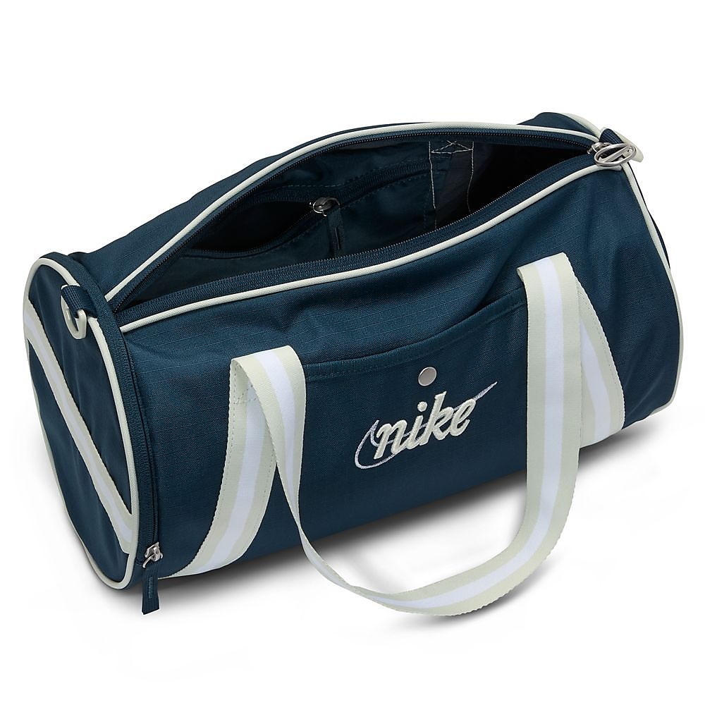 ナイキ ヘリテージ レトロ ダッフル