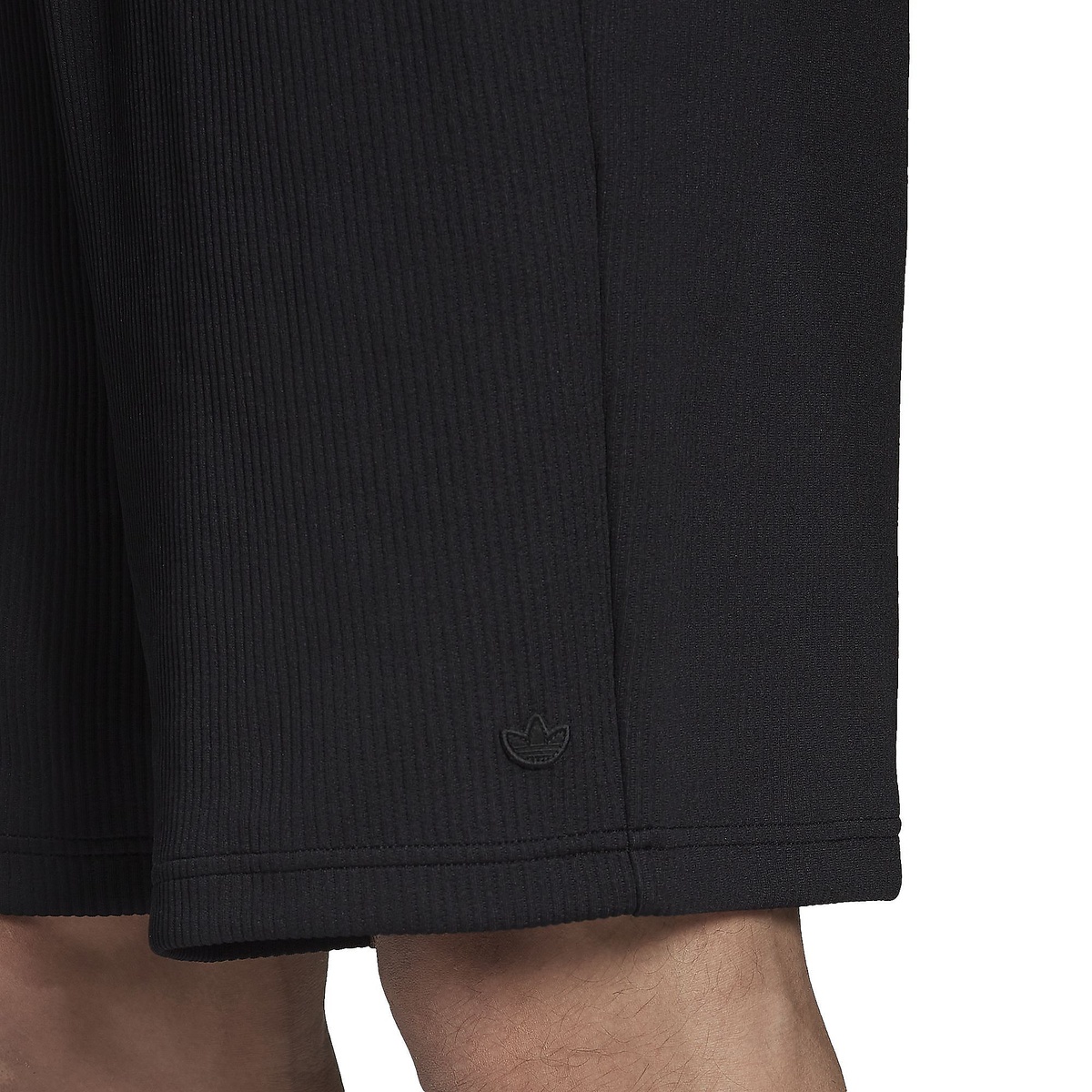 アディカラー トレフォイル プリセ ショーツ / ADICOLOR TREFOIL PLISSE SHORTS