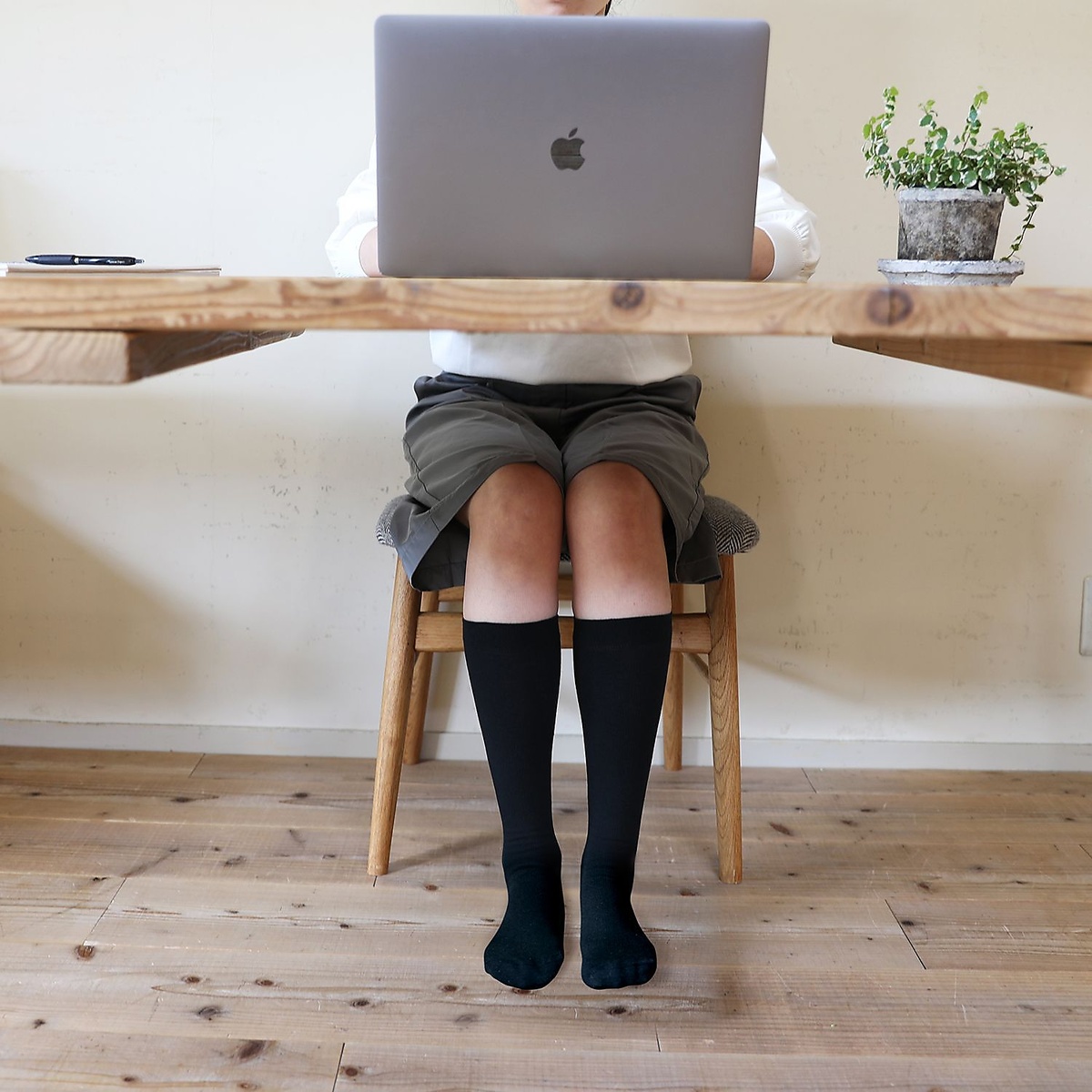 靴下サプリ　うずまいて　血行を促すソックス