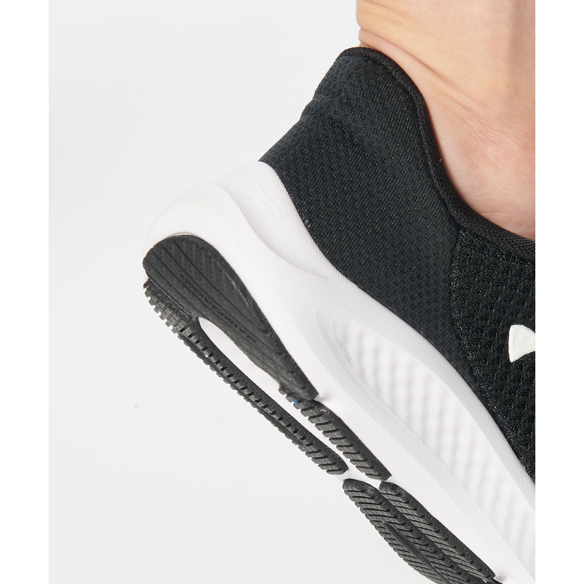 UA W Charged Pursuit 3
