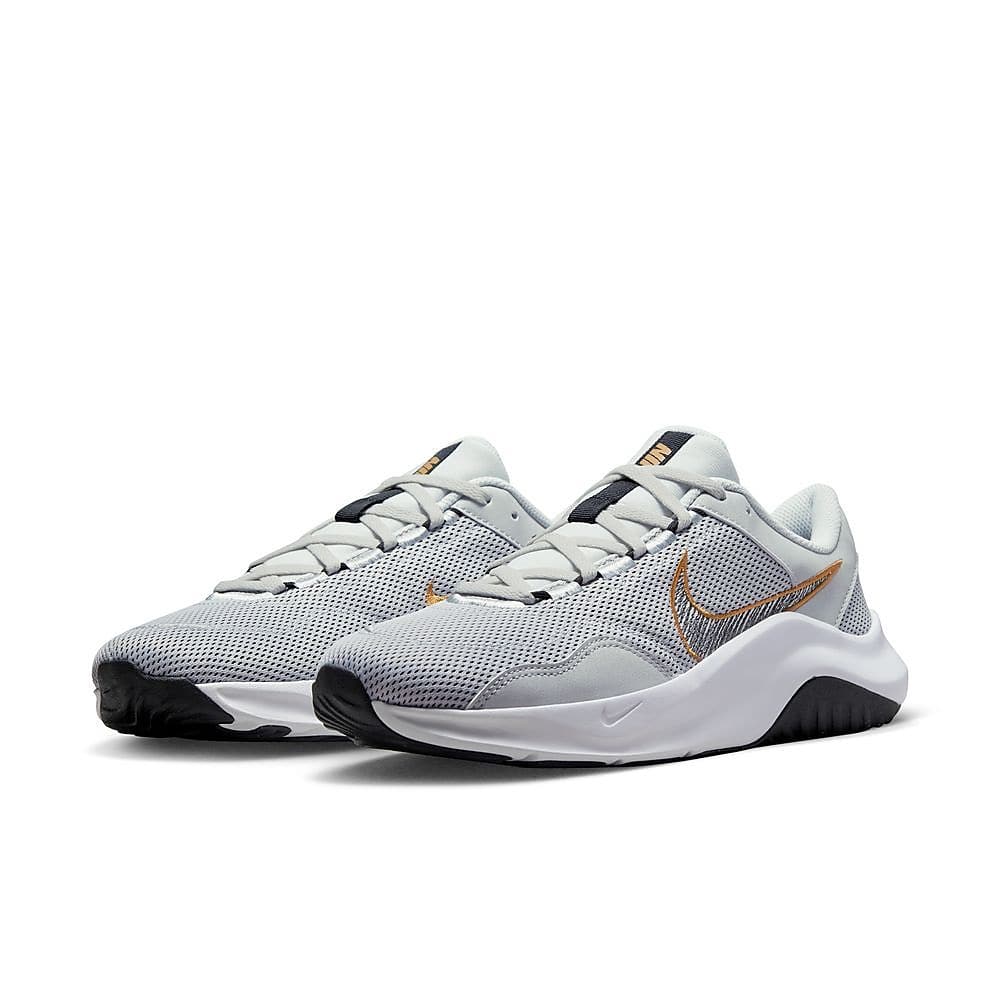 NIKE LEGEND ESSENTIAL 3