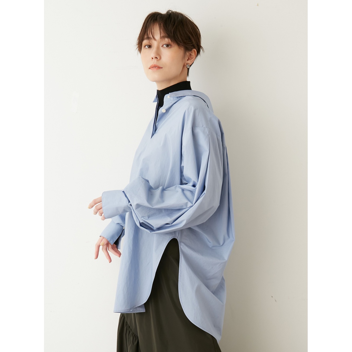 ボリュームスリーブタックブラウス