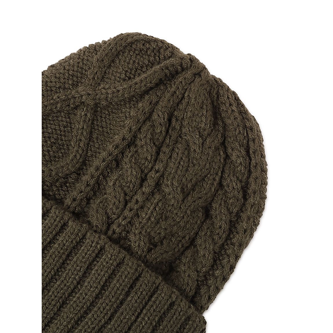 アラン編みニット