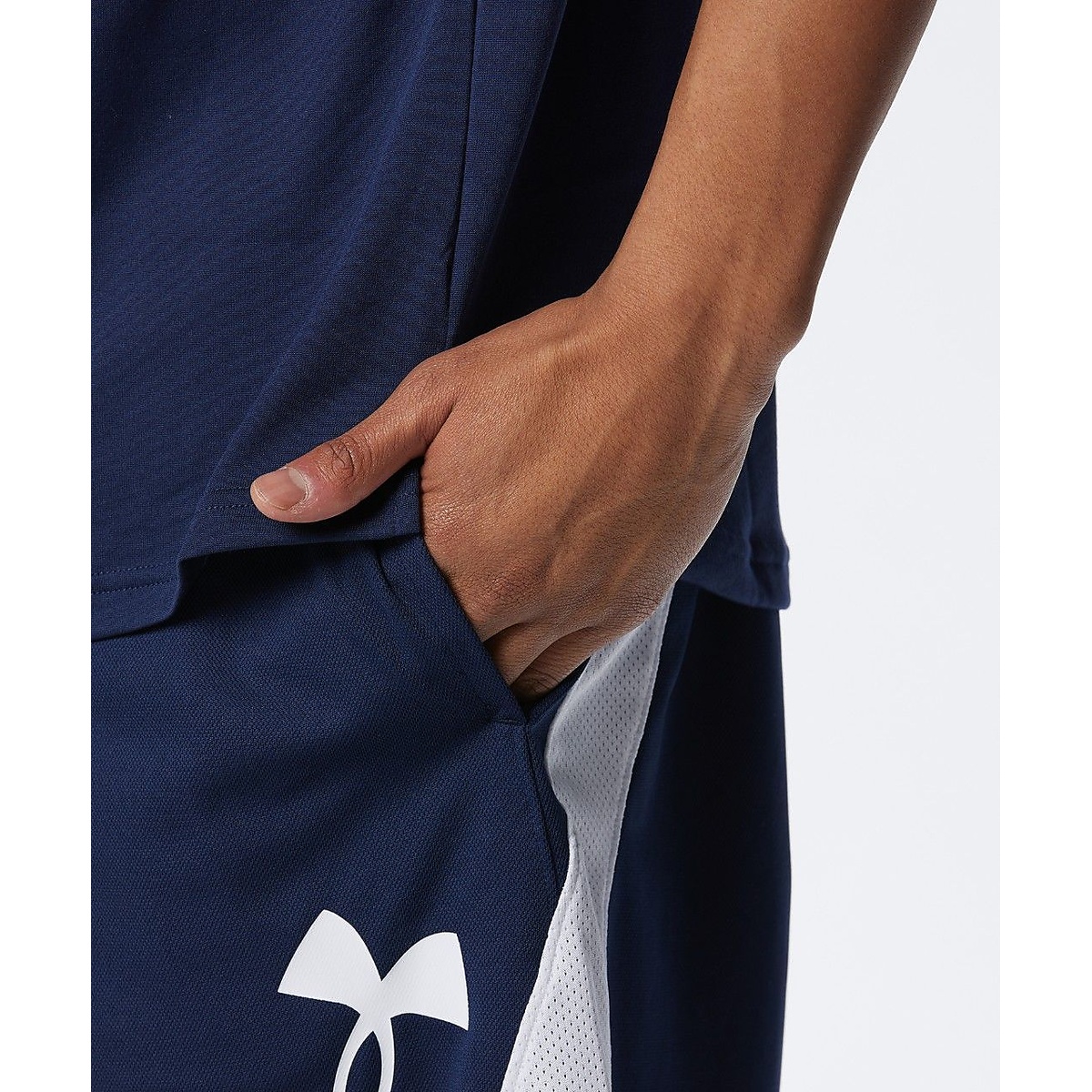 UA BASELINE SHORTS