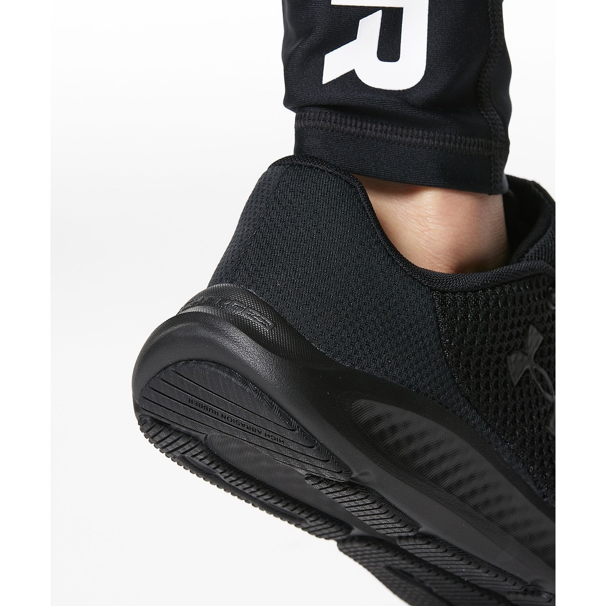 UA W CHARGED PURSUIT 3