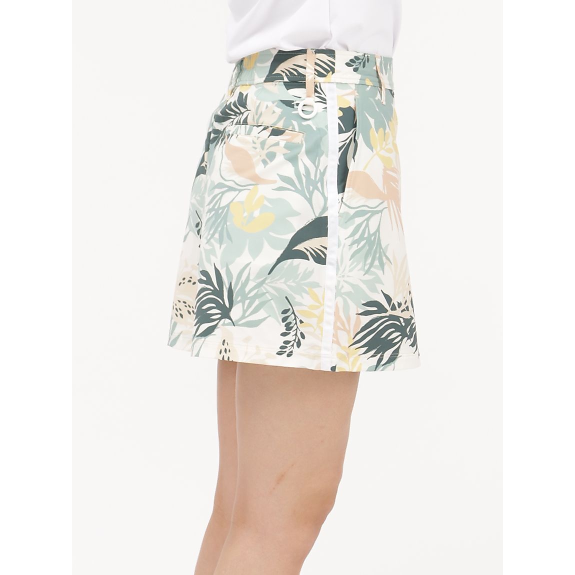 EXCDRYボタニカル柄ショートパンツ