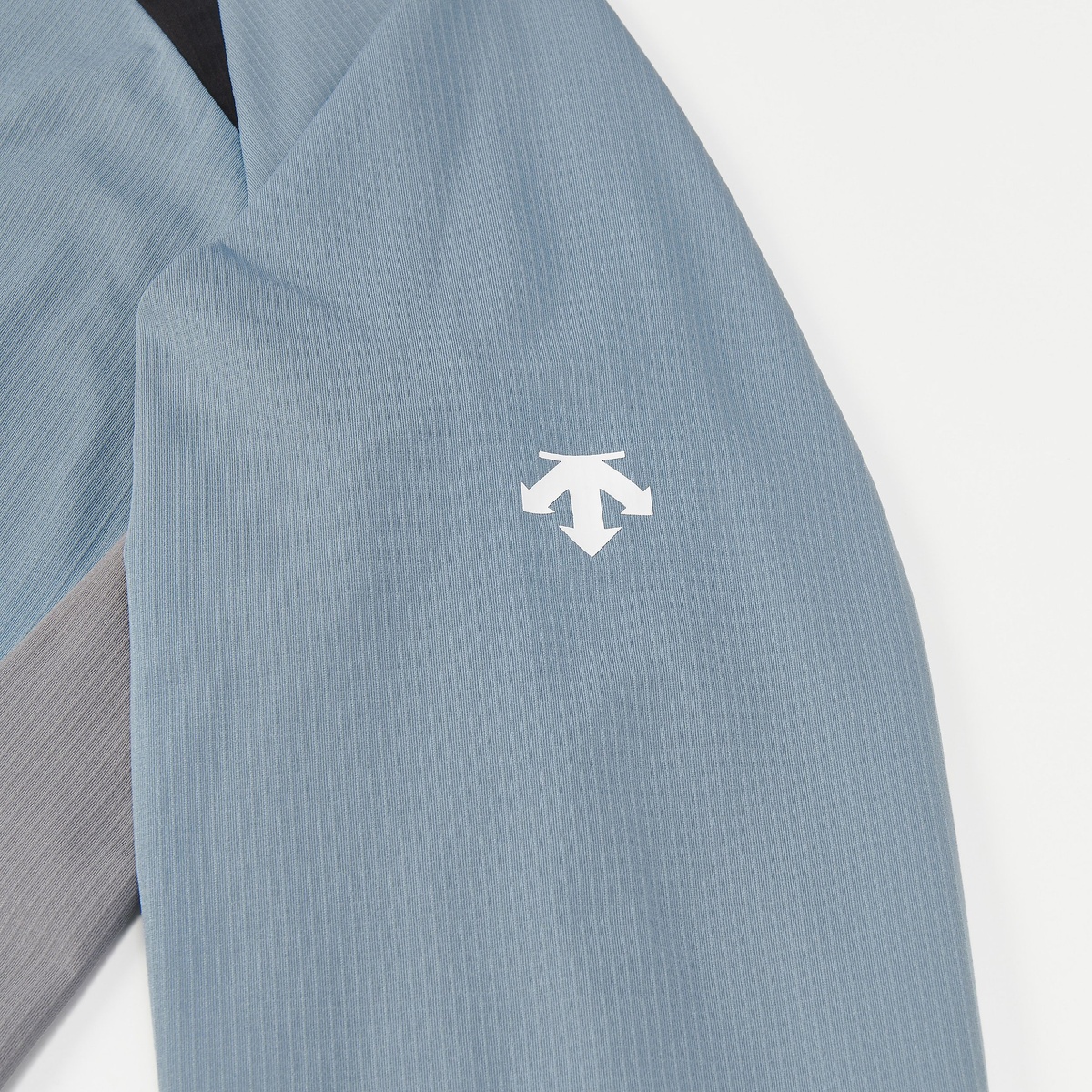 ウォームアップジャケット