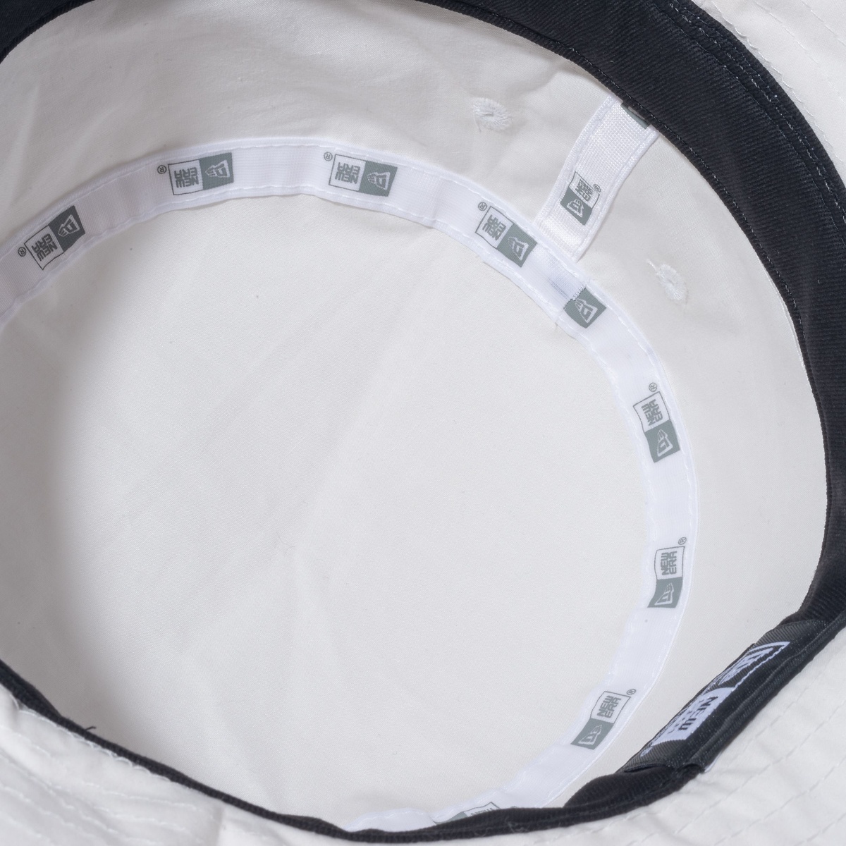 BUCKET01TYPEBASICOWHI241