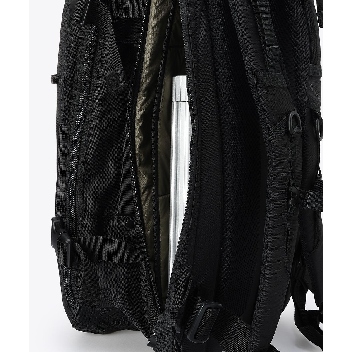 タイガーブルック40Lトラベルバックパック