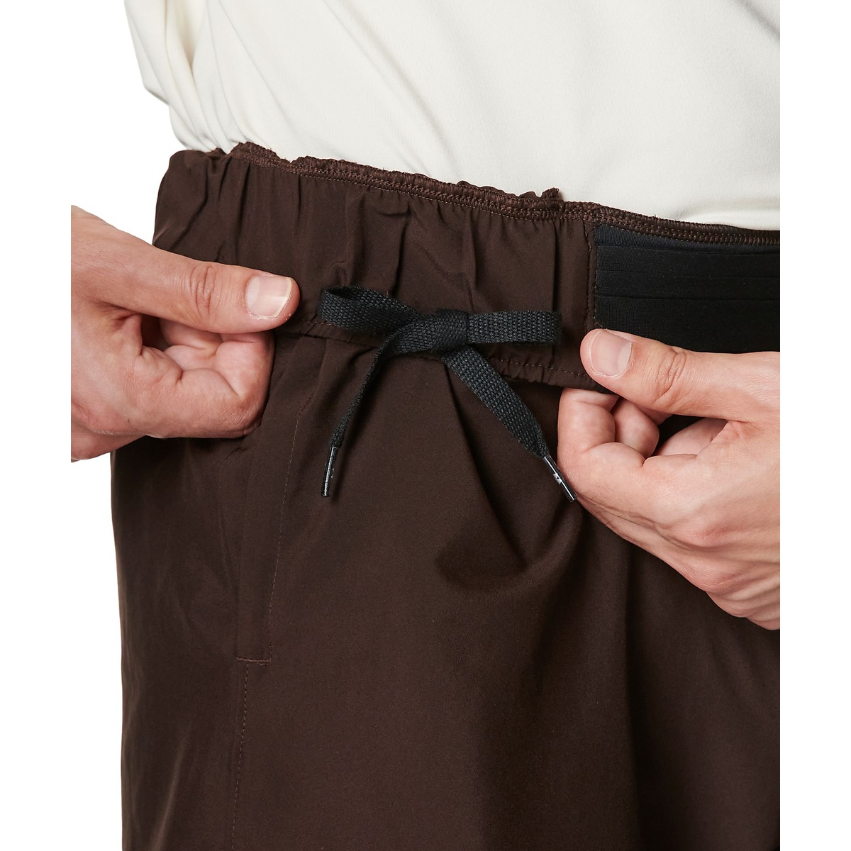 MOTIVATE WOVEN SHORTS