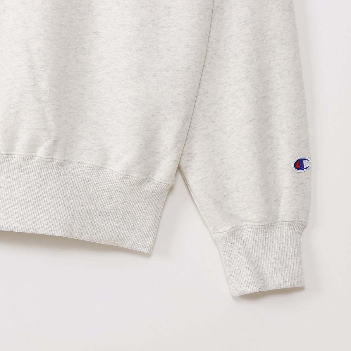 HOODED SWEATSHIRT