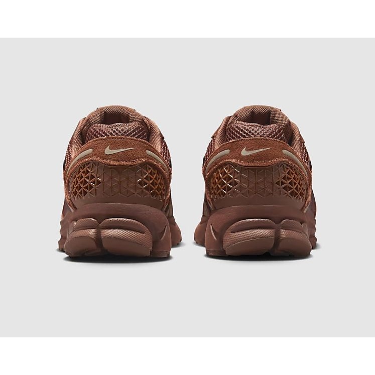 ナイキ ウィメンズ ズーム ボメロ 5 GLD