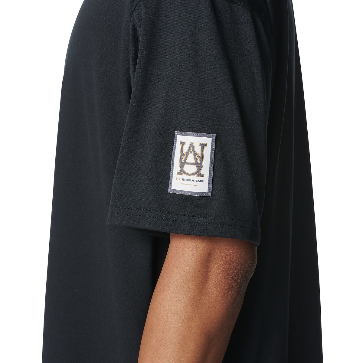 UA TECH STREET QUEST SHORT SLEEVE T-SHIRT