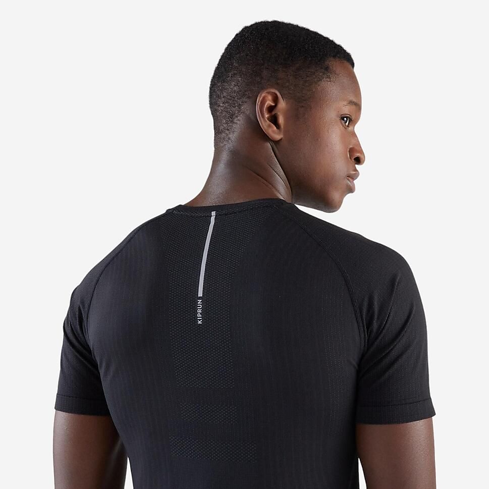 KIPRUNメンズ ランニング 500 COMFORT タイトフィットTシャツ　BLK