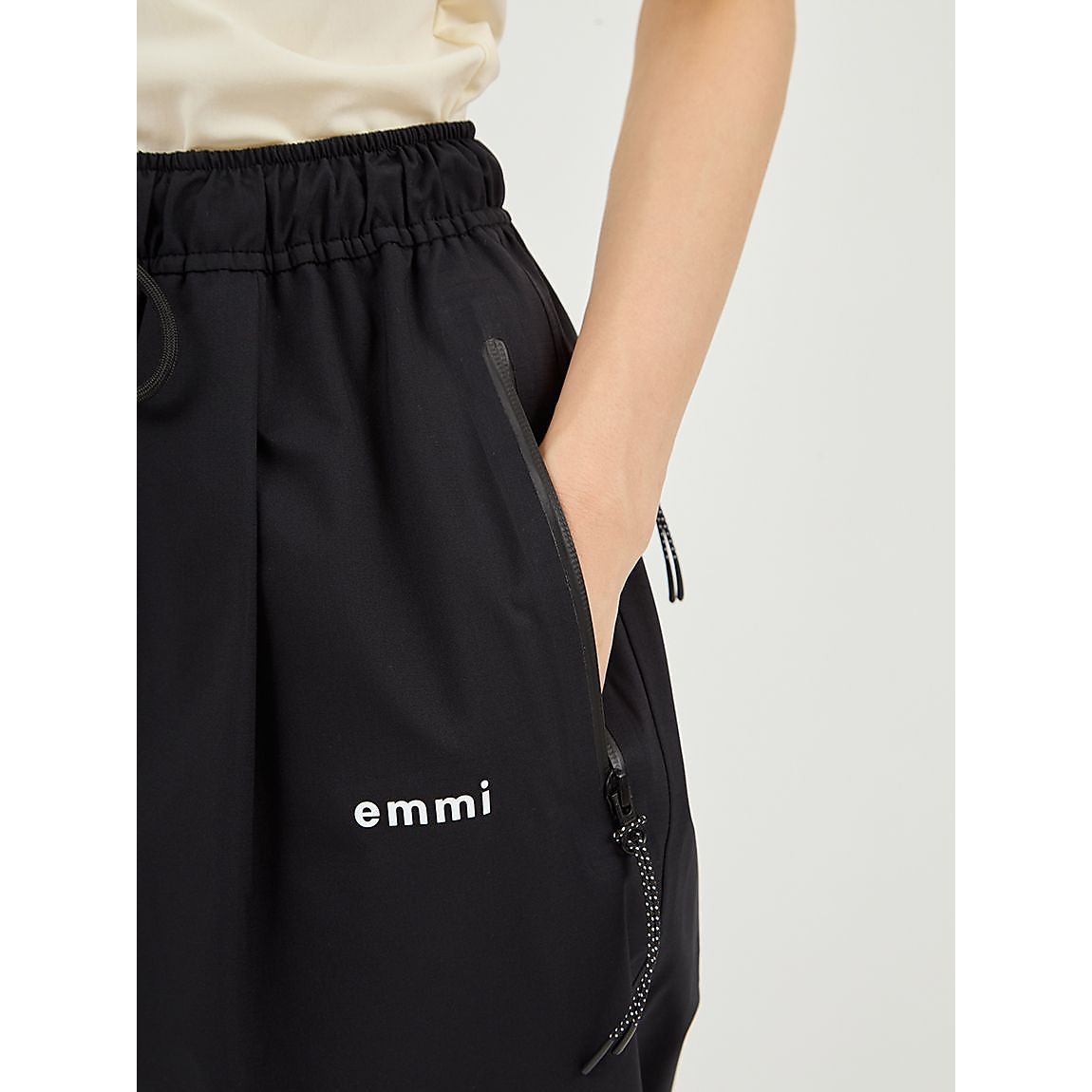 防水シリーズパンツ