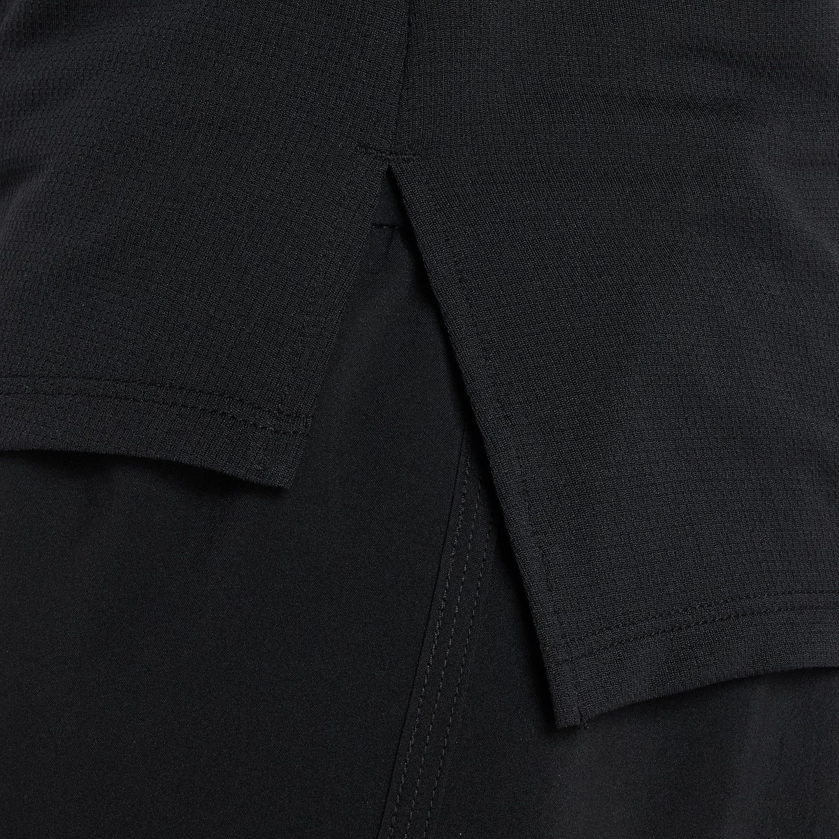 スポーツロゴTシャツ