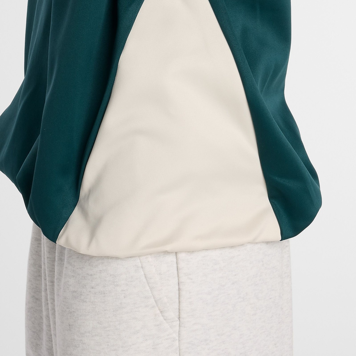 サテンウーブンプルオーバー