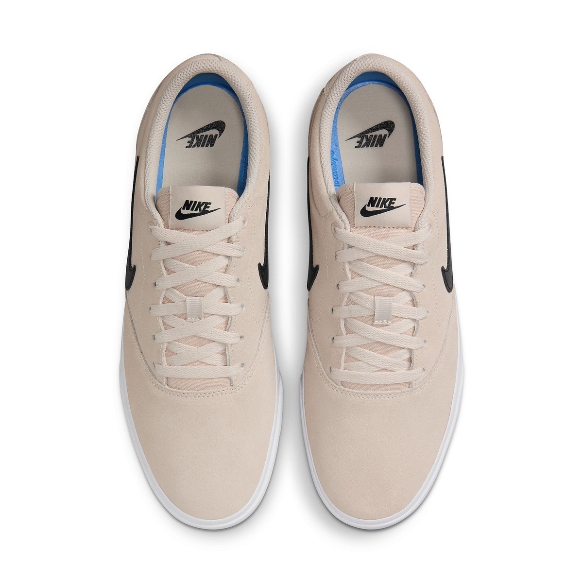 ナイキ チャージ スエード