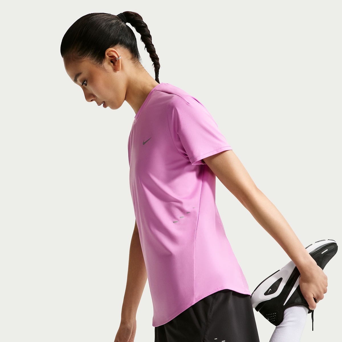 ナイキ ウィメンズ スウィフト DF S/S トップ