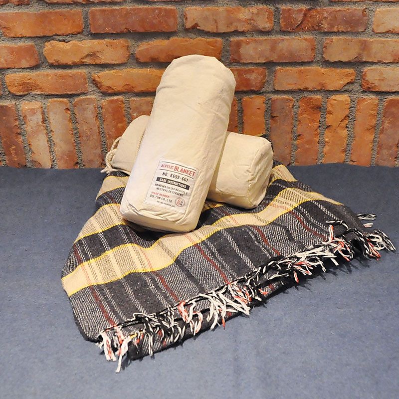 ACRYLIC BLANKET A　（アクリル ブランケット）