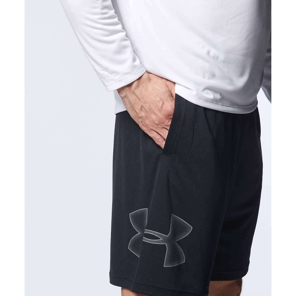 UA TECH GRAPHIC SHORTS