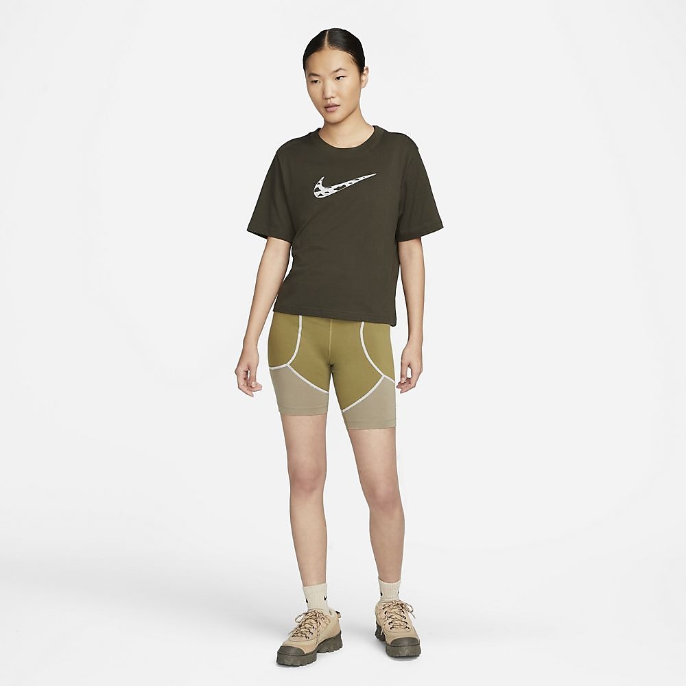 ナイキ ウィメンズ NSW アース デイ S/S Tシャツ