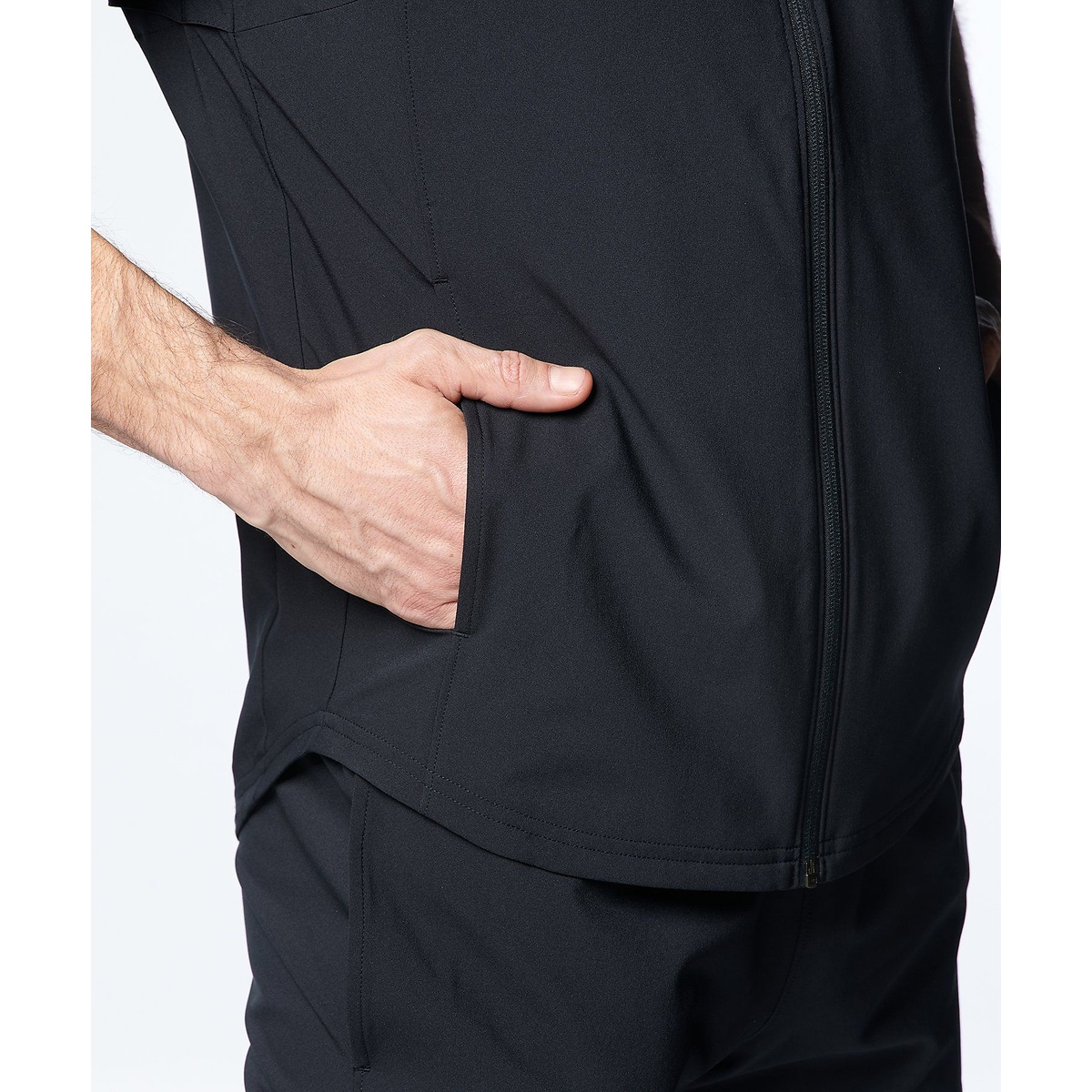 UA FRESH WOVEN SHORT SLEEVE FULL ZIP