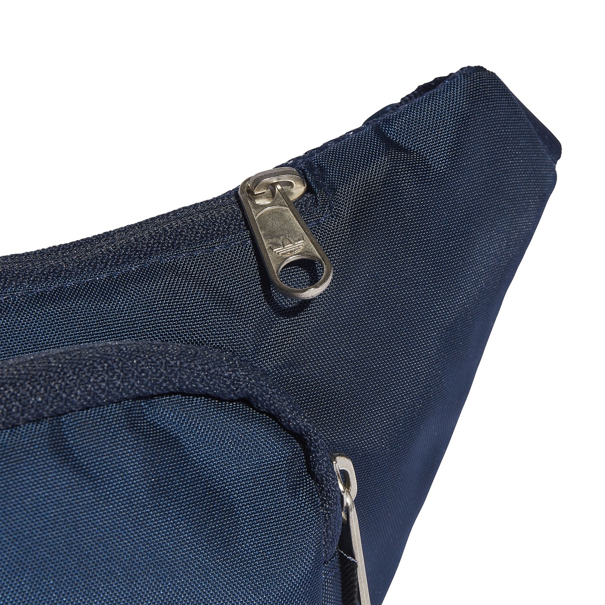 PREMIUM ESSENTIALS WAISTBAG