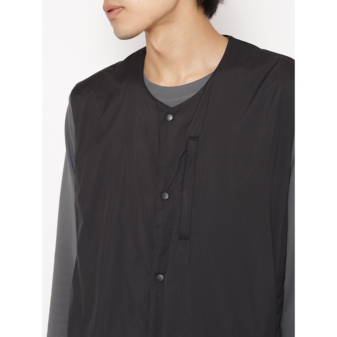 トリニティエアリー ノーカラーベストMENS