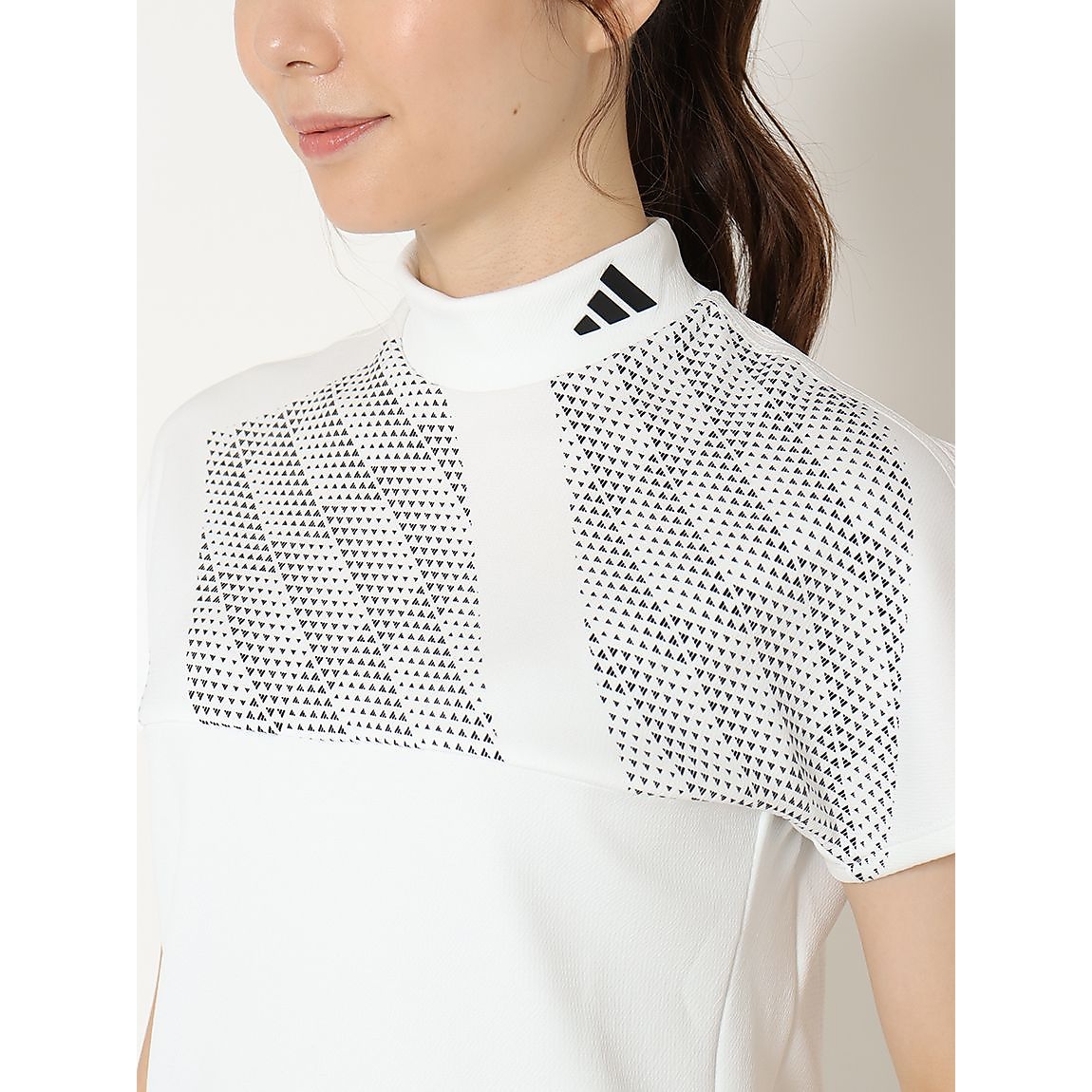 ＢＯＳモチーフ　モックネック　フレンチスリーブシャツ