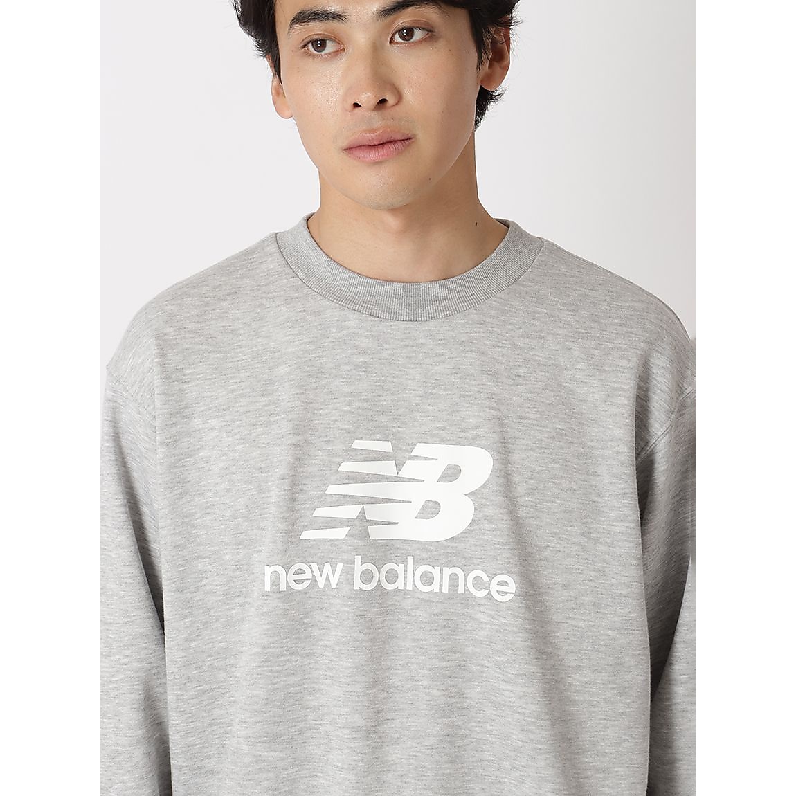 Sport Essentials Stacked Logo スウェットクルー