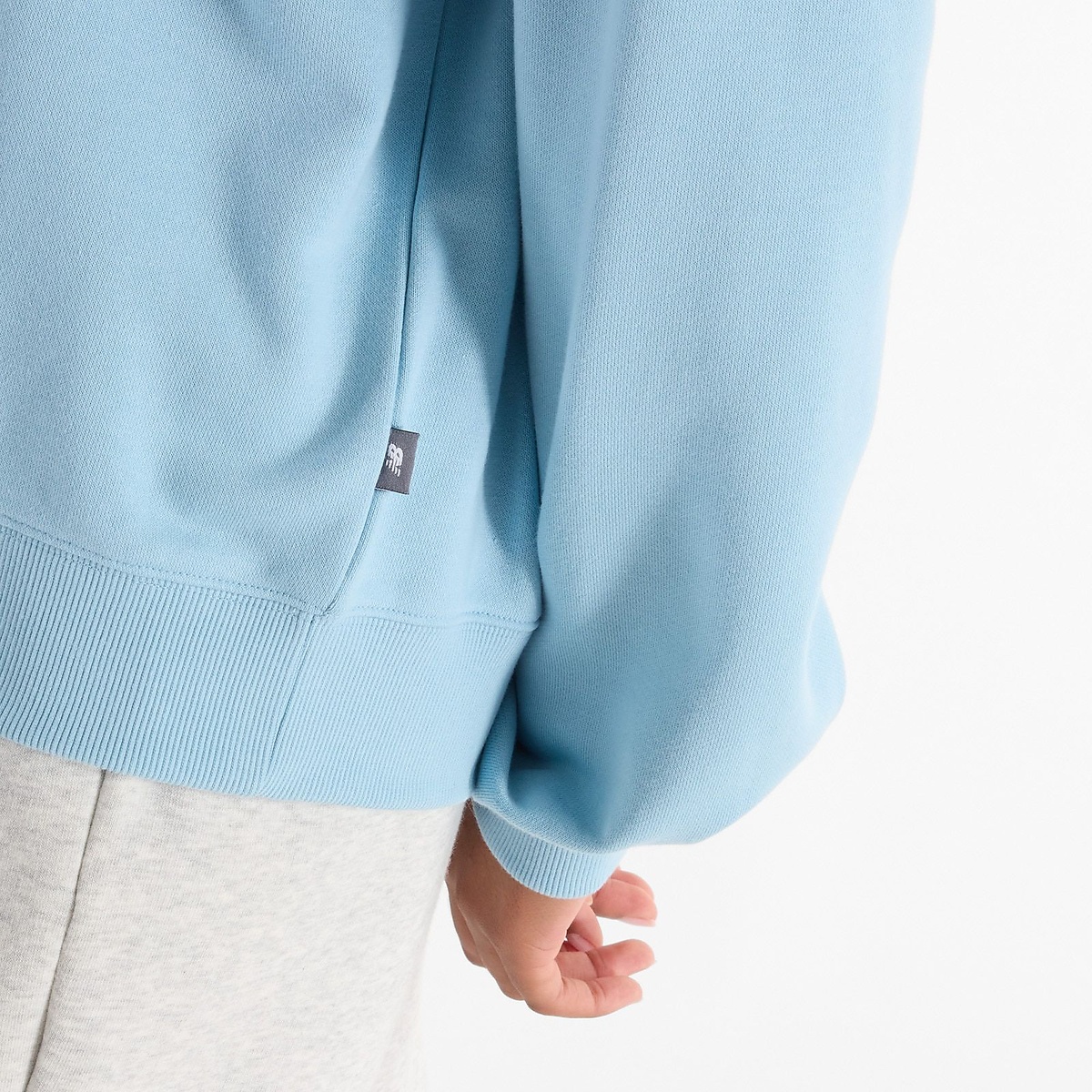 New Balance フレンチテリーオーバーサイズロゴクルー(裏起毛)