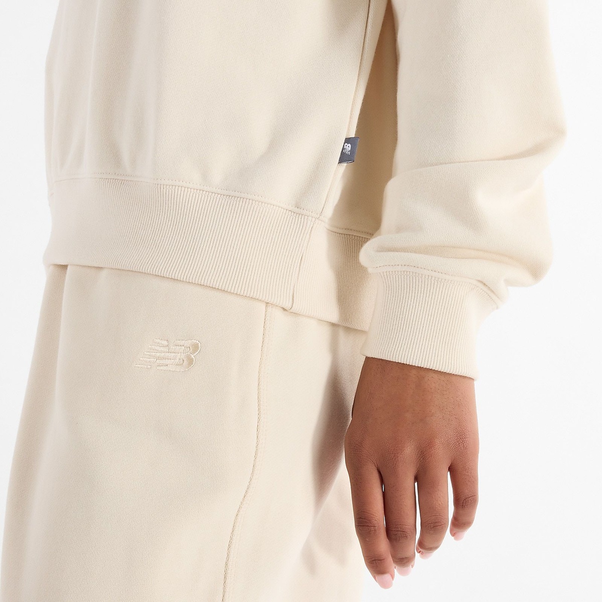 New Balance フレンチテリーオーバーサイズロゴクルー(裏起毛)