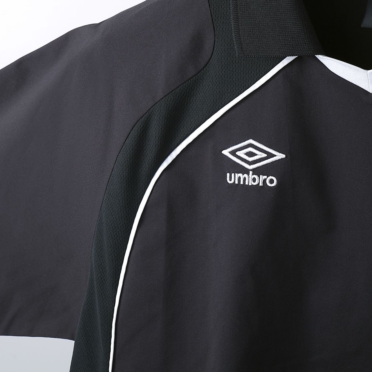 【THE THIRD by UMBRO】フィールテックプラクティスシャツ