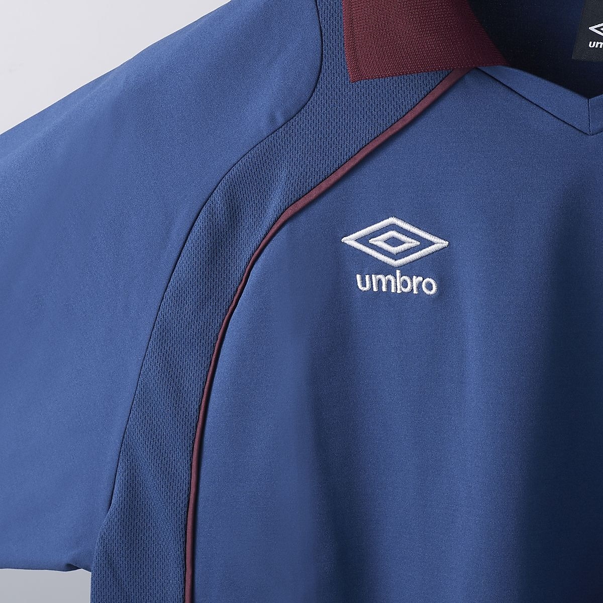 【THE THIRD by UMBRO】フィールテックプラクティスシャツ